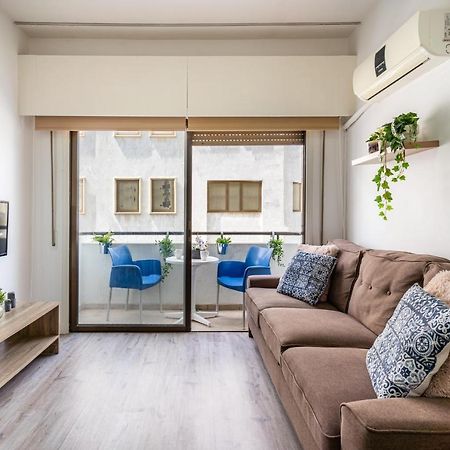 Eleni'S 1-Br Apt In Larnaca Center ภายนอก รูปภาพ