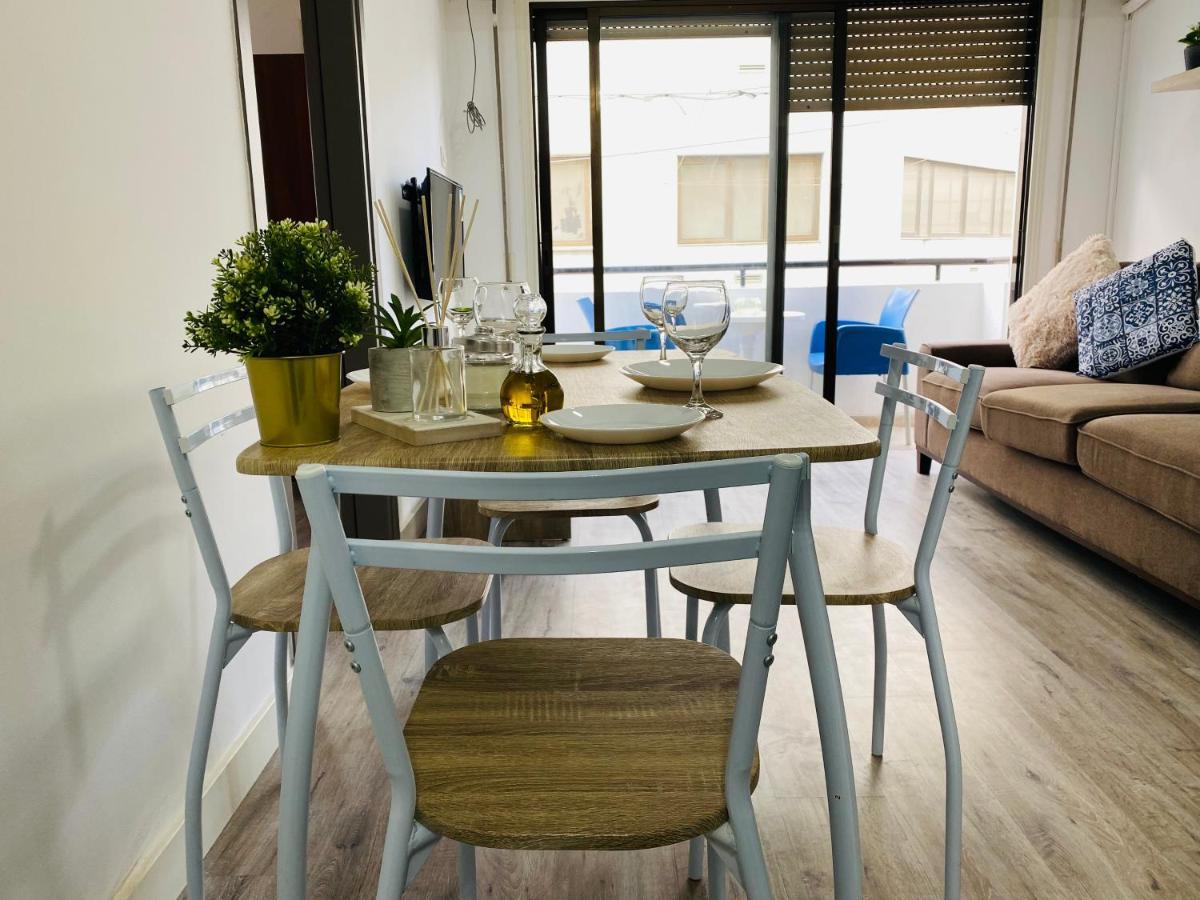 Eleni'S 1-Br Apt In Larnaca Center ภายนอก รูปภาพ